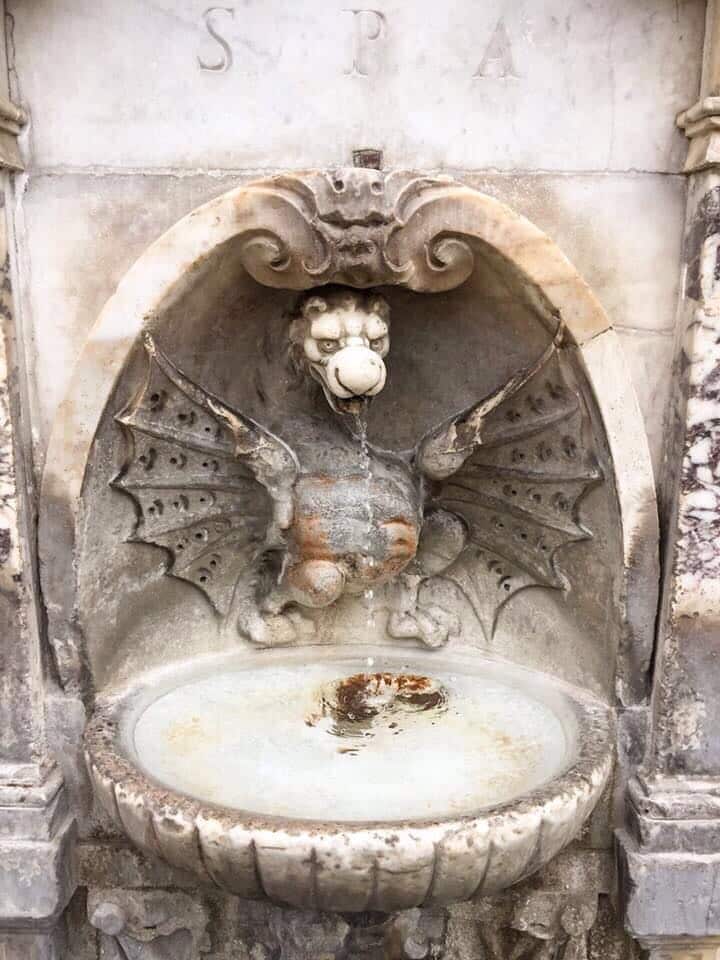 Fuente con dragón familia Borghese