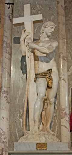 Jesús con la Cruz obra de Miguel Angel en Santa Maria Sopra Minerva