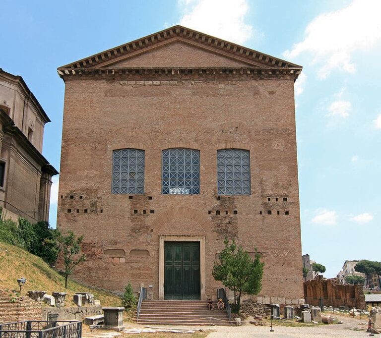 Curia Julia vista frontal