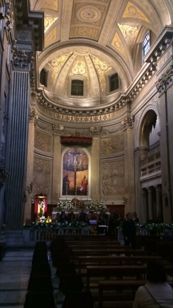 iglesia de montserrat roma nave