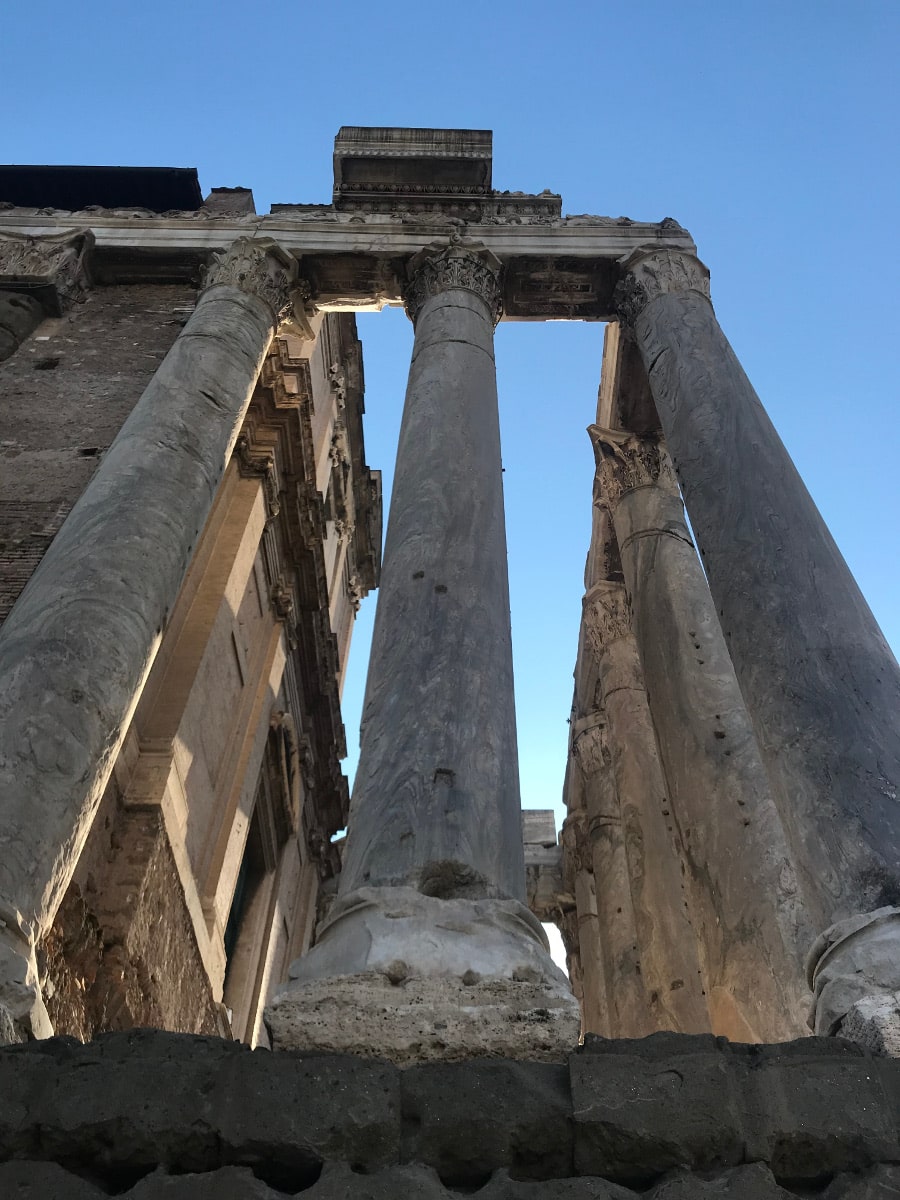 foro romano templo antonino y faustina