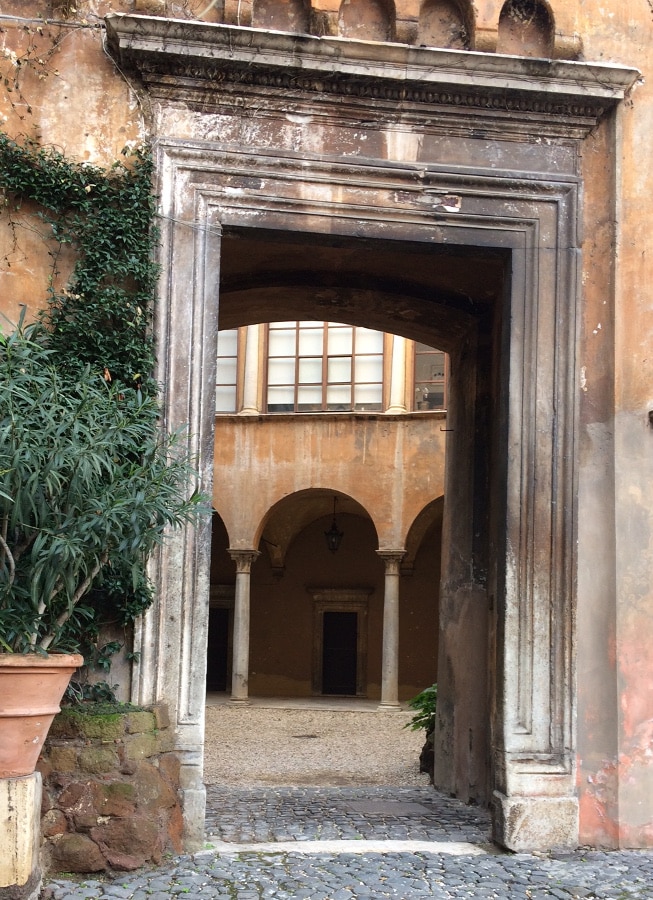 portal palacio orsini monte giordano