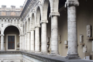 historia y curiosidades del palacio venecia lapidarium