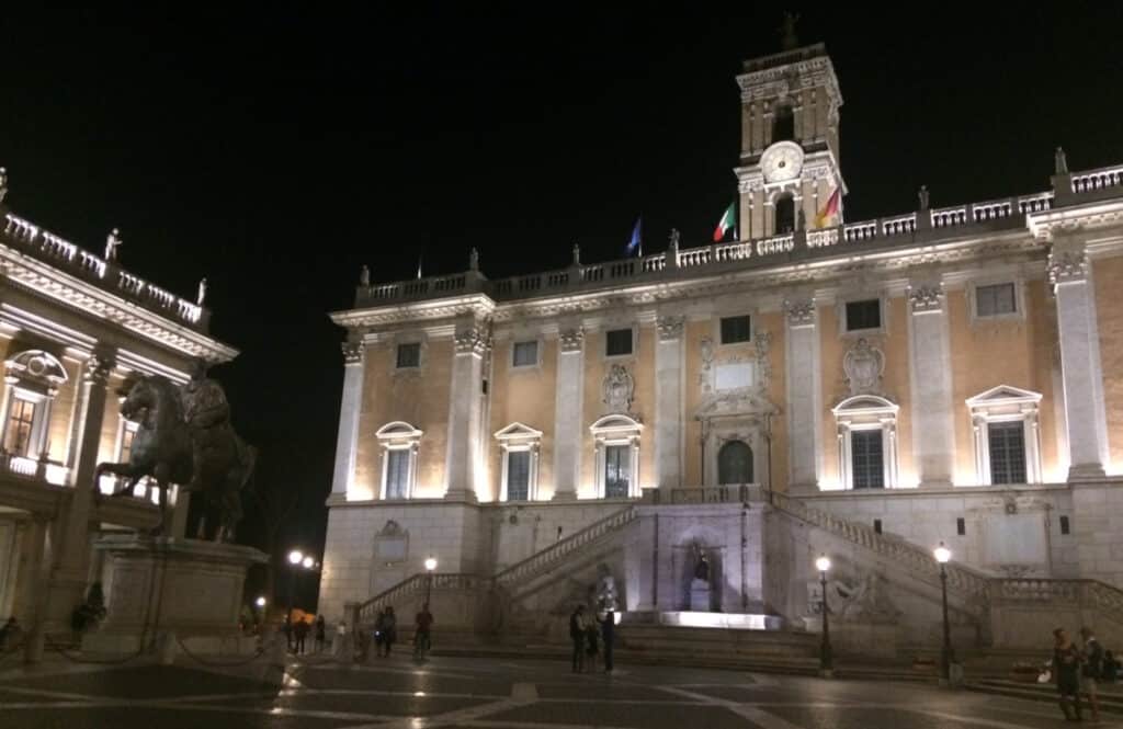 plaza campidoglio de noche