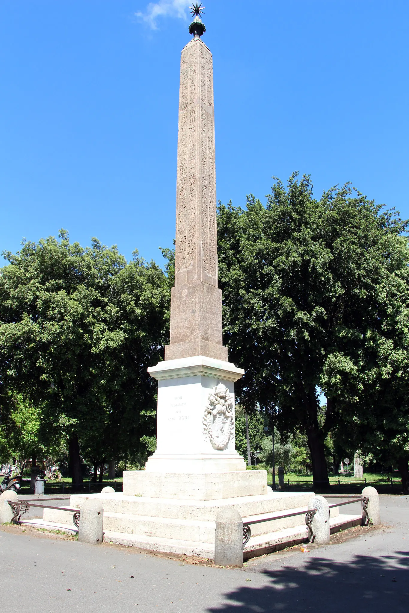 Villa Borghese obelisco