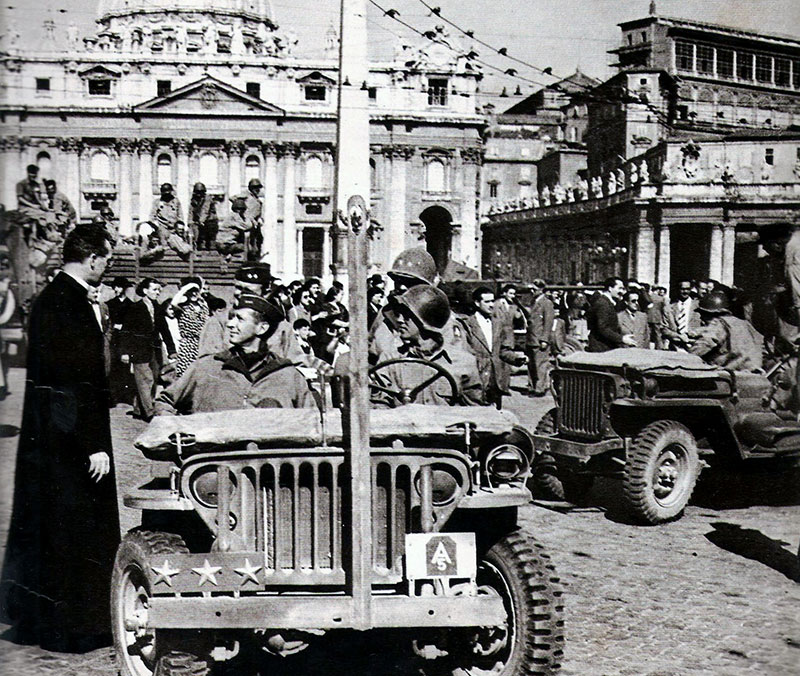 el general clark en plaza san pedro 25 abril 1945