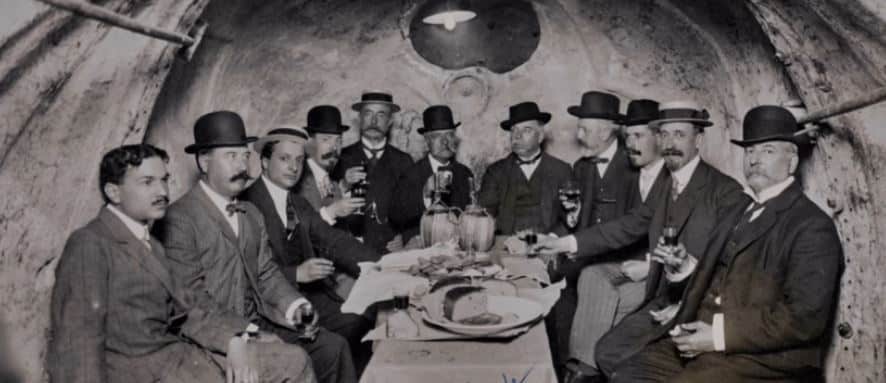 cena dentro estatua vittorio emanuele