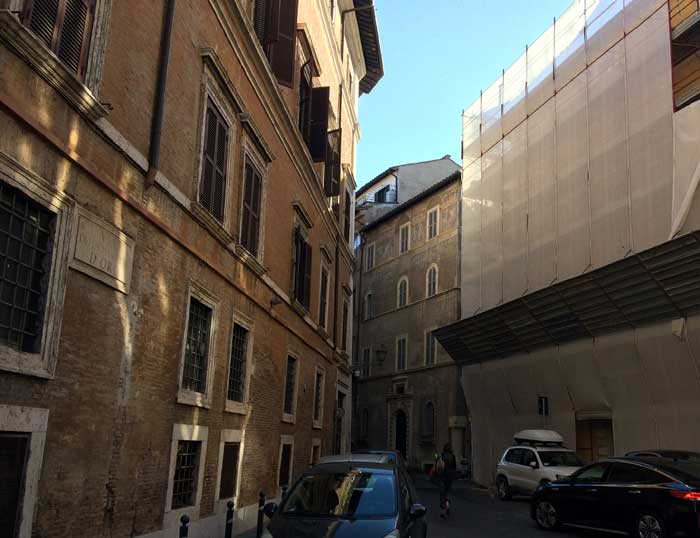 via maschera d'oro