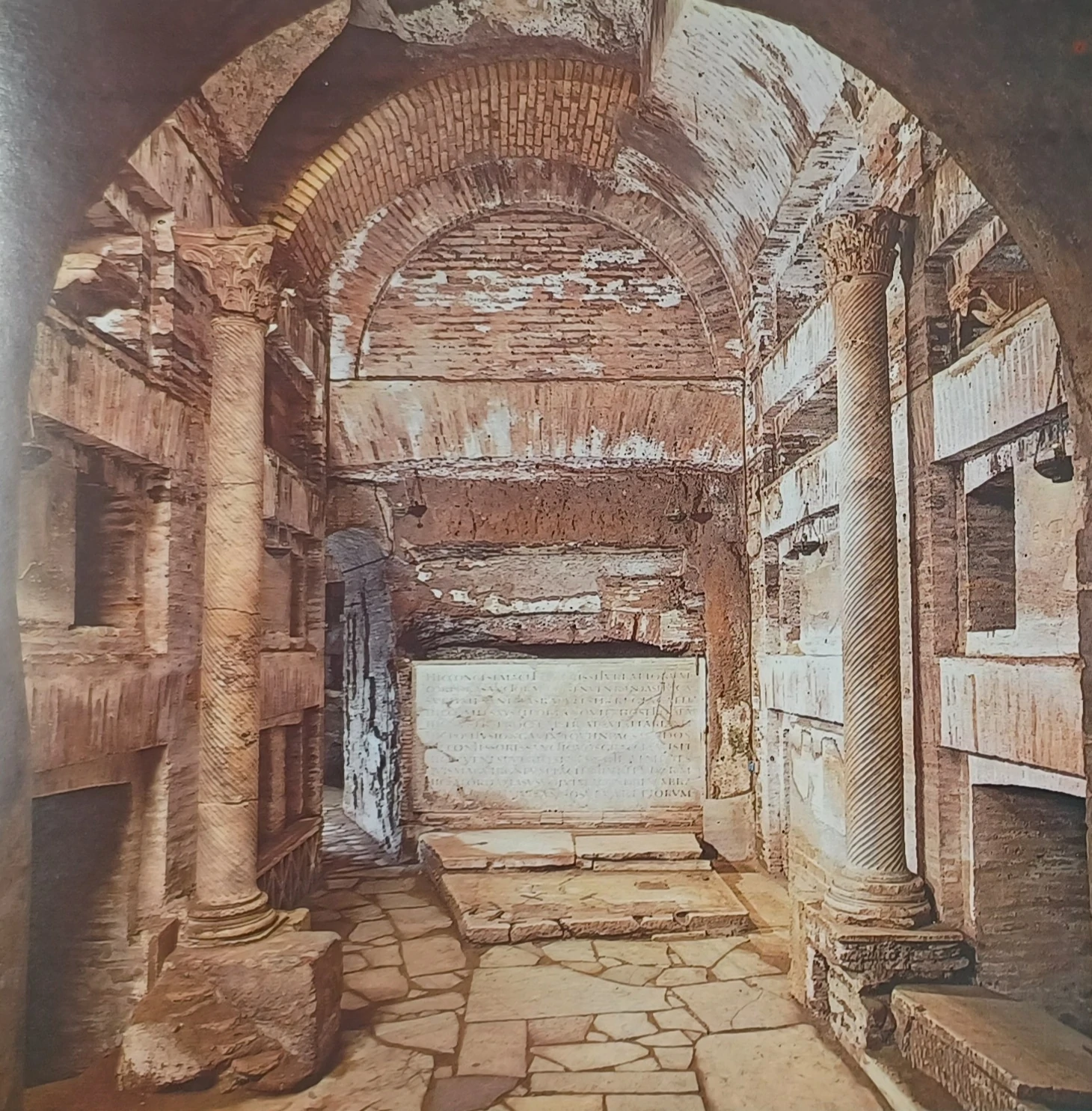 Cripta de los Papas en las catacumbas de San Calixto visitar las catacumbas de roma