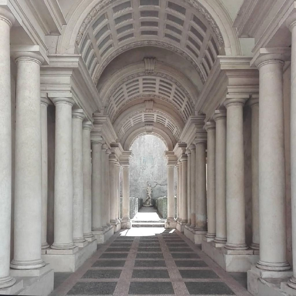 Galeria Spada - perspectiva Borromini que ver en roma