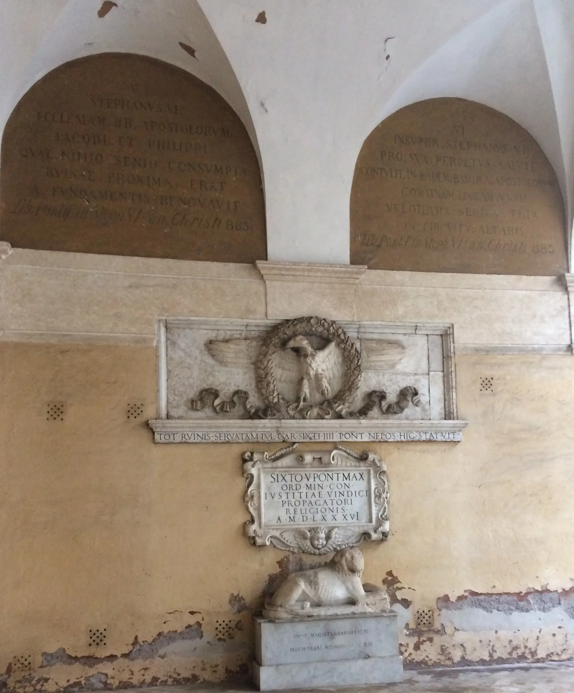 entrada basilica santi apostoli