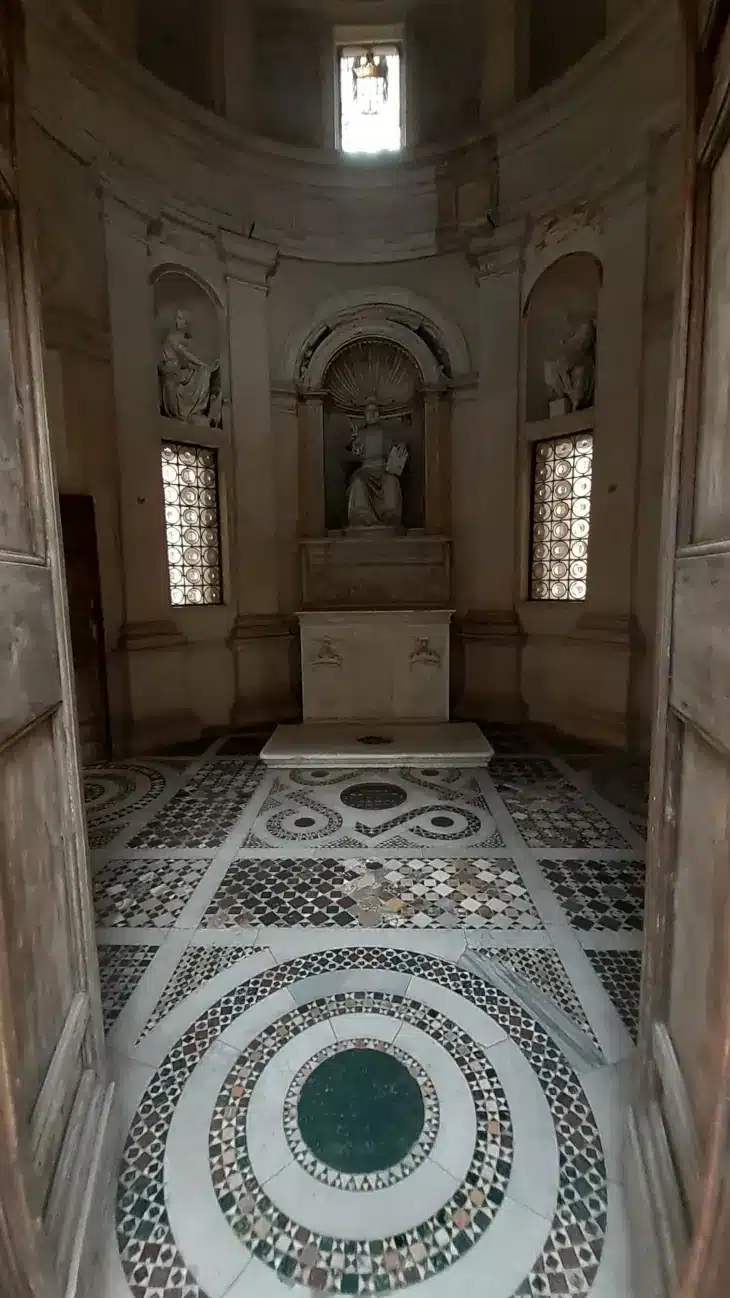 interior templete bramante academia espana