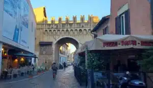 Porta Settimiana Trastevere
