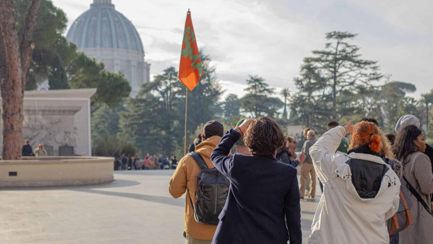 grupo en una visita guiada por los Museos Vaticanos