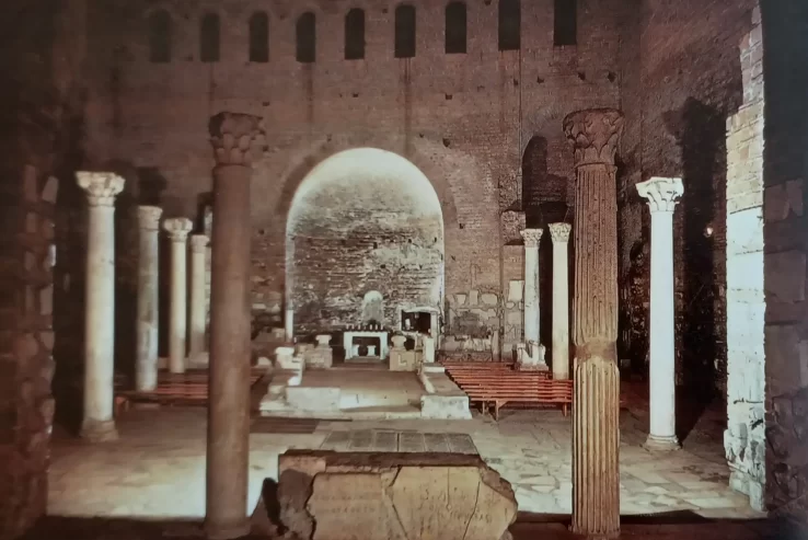 basilica Nereo y Aquileo en las Catacumbas de Domitila