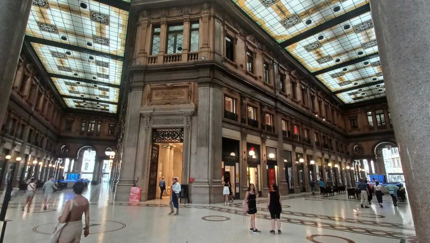 galleria alberto sordi interior tiendas