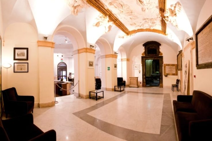 Foyer del palacio santa Chiara Opera en Roma