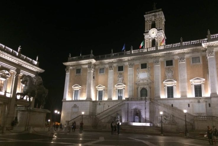 plaza campidoglio de noche