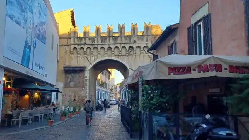 Porta Settimiana Trastevere
