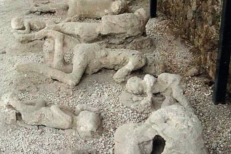 vaciado figuras humanas en Pompeya con excursión desde Roma