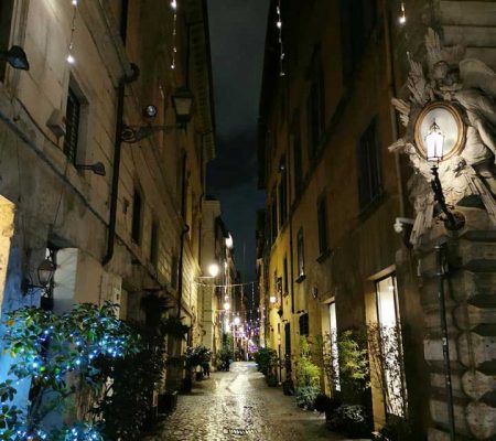 via dei coronari roma de noche