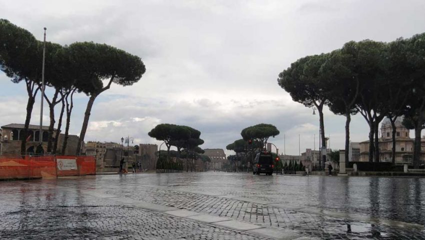 via fori imperiali con lluvia