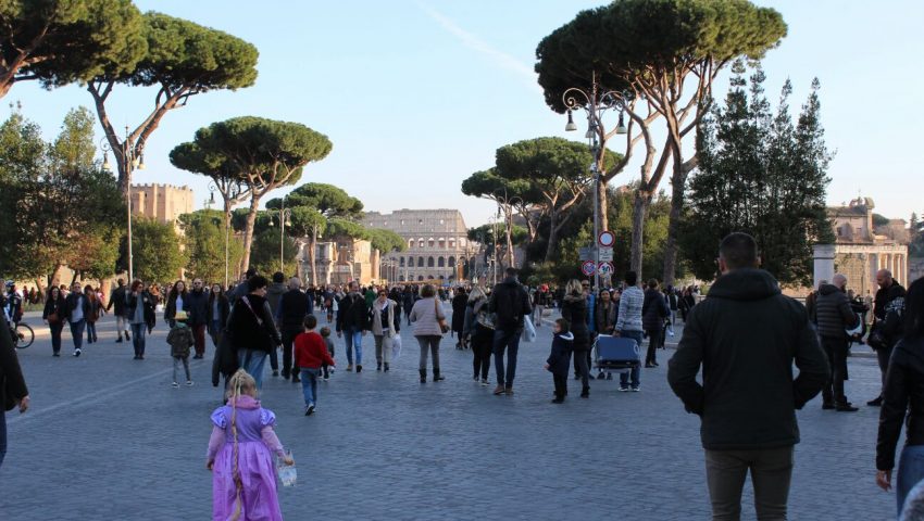 via fori imperiali paseo